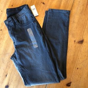 NWT - Grey Gap Kit Jeggings